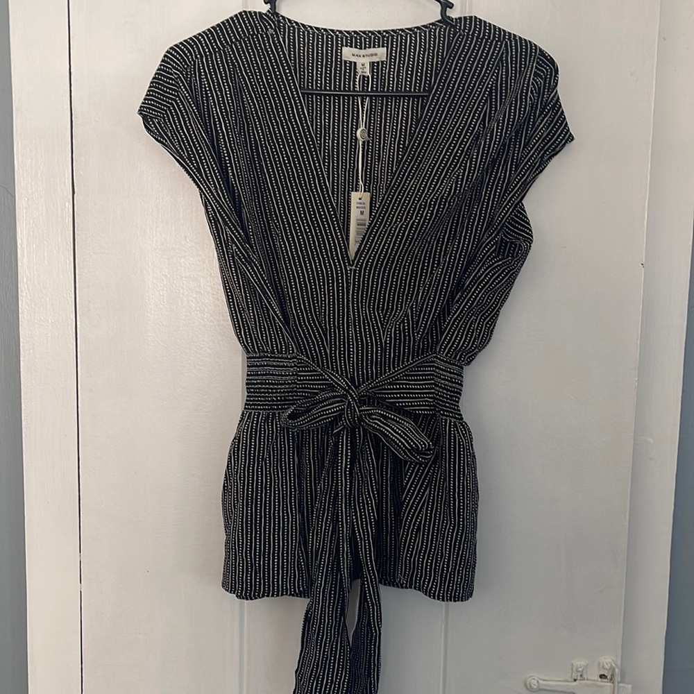Short sleeve blouse with bow